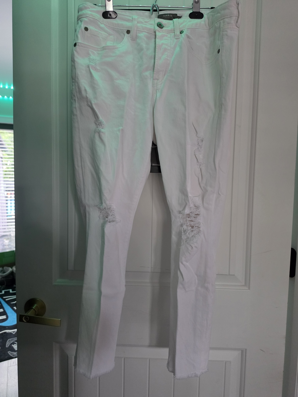torrid White Distressed Skinny Jeans